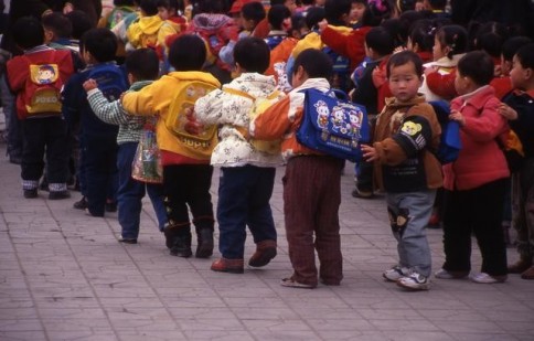 Chinese Kids _ bus 02_tif309