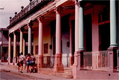 Cuban School Kids and Columns325