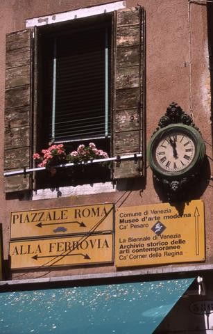 Florence Window480