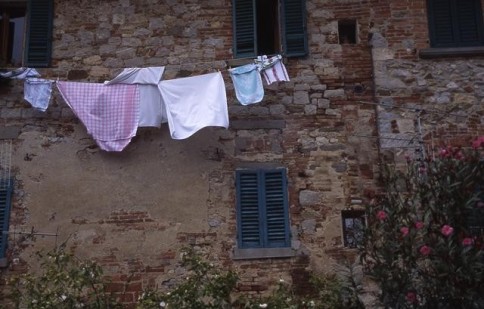 Italian Clothesline309