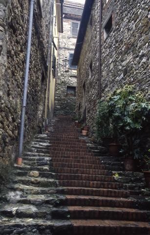 Italian Staircase 01_tif480